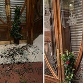 Destrozos en la puerta del inmueble.