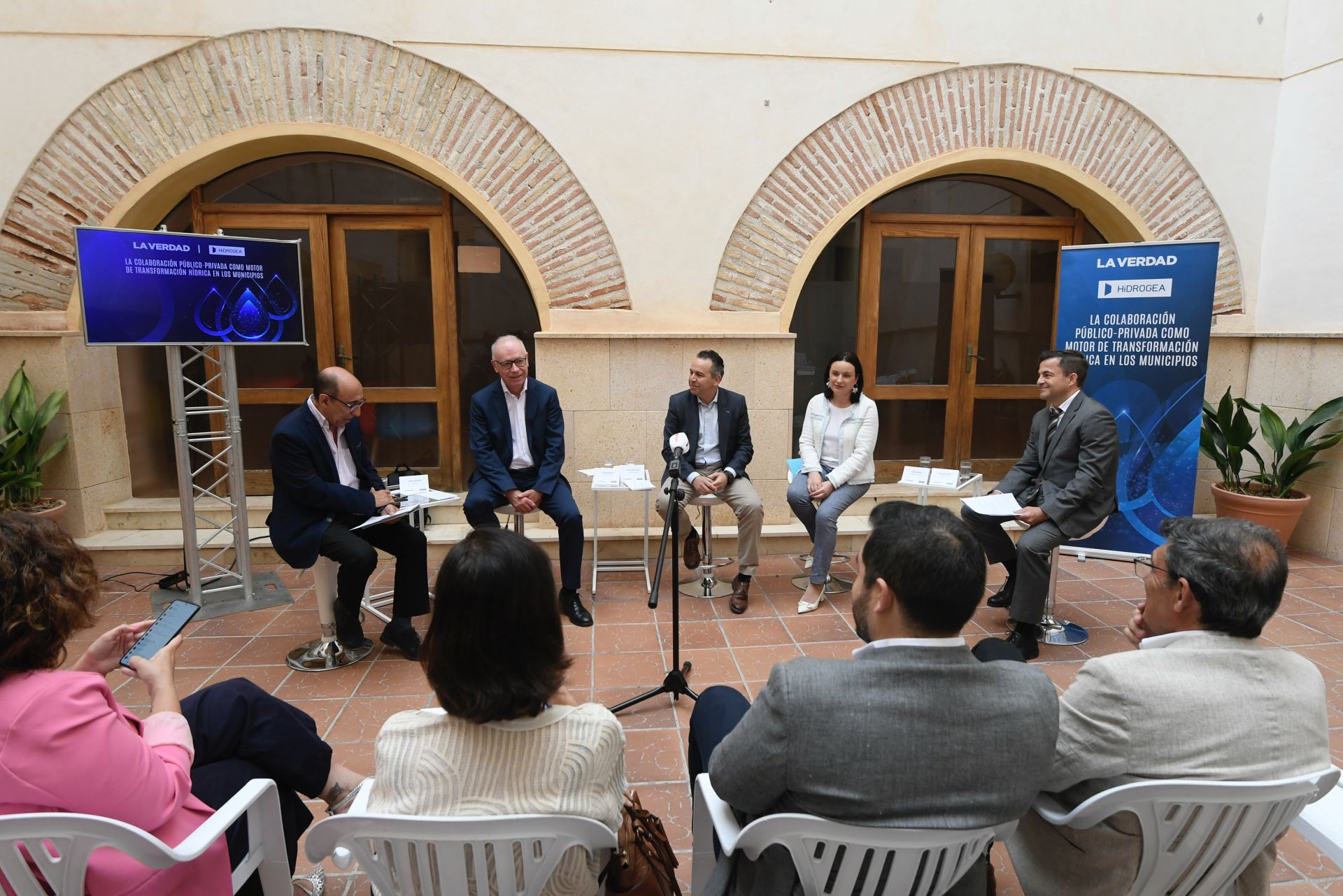 El desayuno informativo &#039;La colaboración público-privada como motor de transformación hídrica en los municipios&#039;, en imágenes