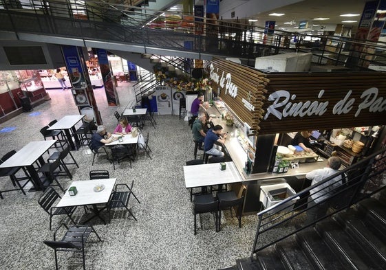 La plaza de abastos Saavedra Fajardo, tras la reforma para su modernización.