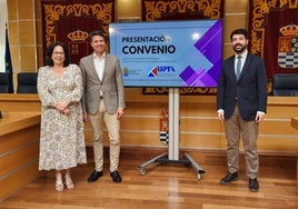 Inés Mazuela, José Ángel Alfonso y Pablo García, ayer, en Molina.
