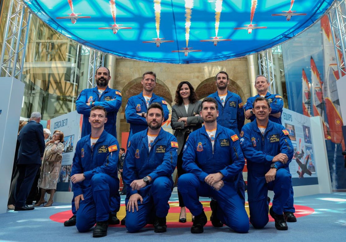 Madrid rinde homenaje a la patrulla águila por su 40 aniversario con una exposición en la real casa de correos | la verdad