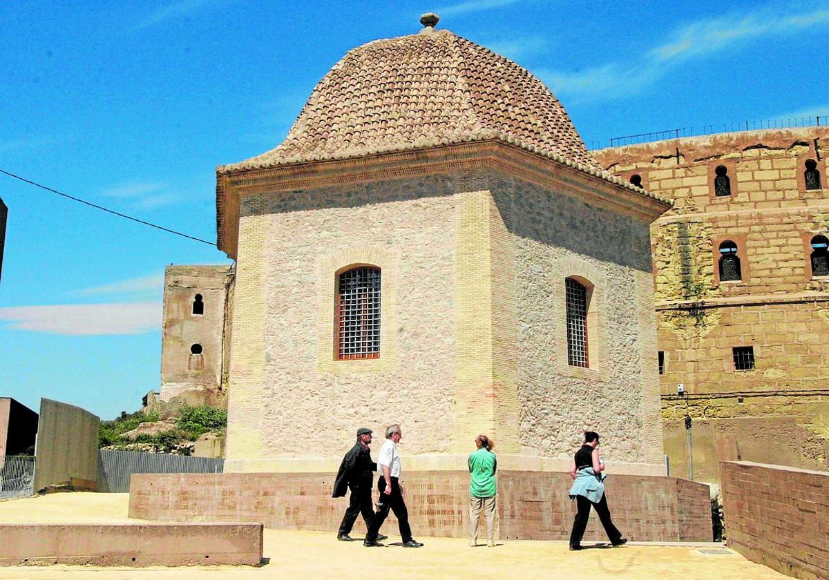 Un edificio desmontable será la entrada al anfiteatro romano de cartagena | la verdad