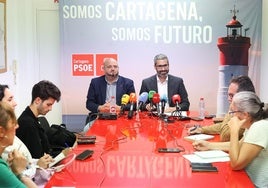 Manuel Torres y Francisco Lucas, en rueda de prensa.