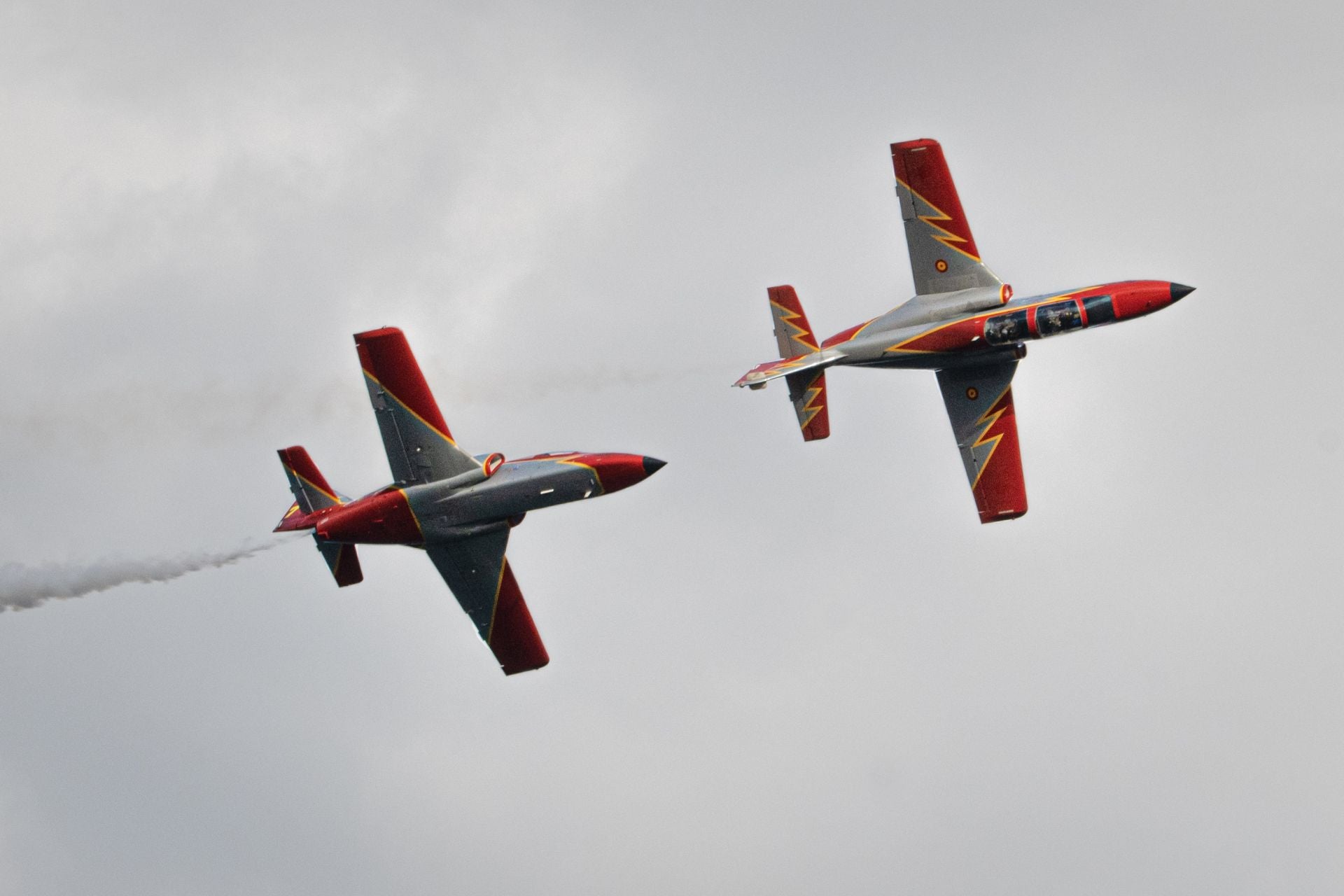 Vuelo de Pedro Acosta en un C-101 de la Patrulla Águila