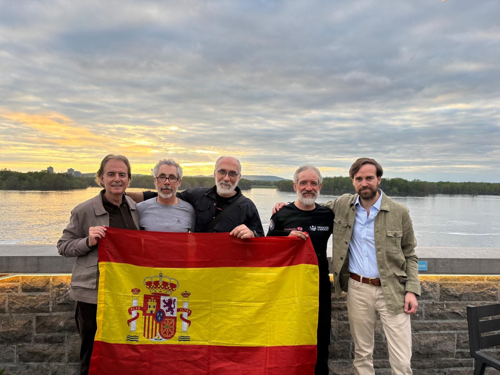 La expedición del santomerano Quitín Mira en el Ártico canadiense, en imágenes