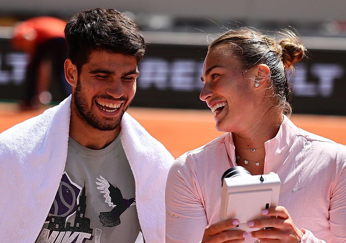 Carlos Alcaraz y Aryna Sabalenka, este viernes, en la Philippe-Chatrier.