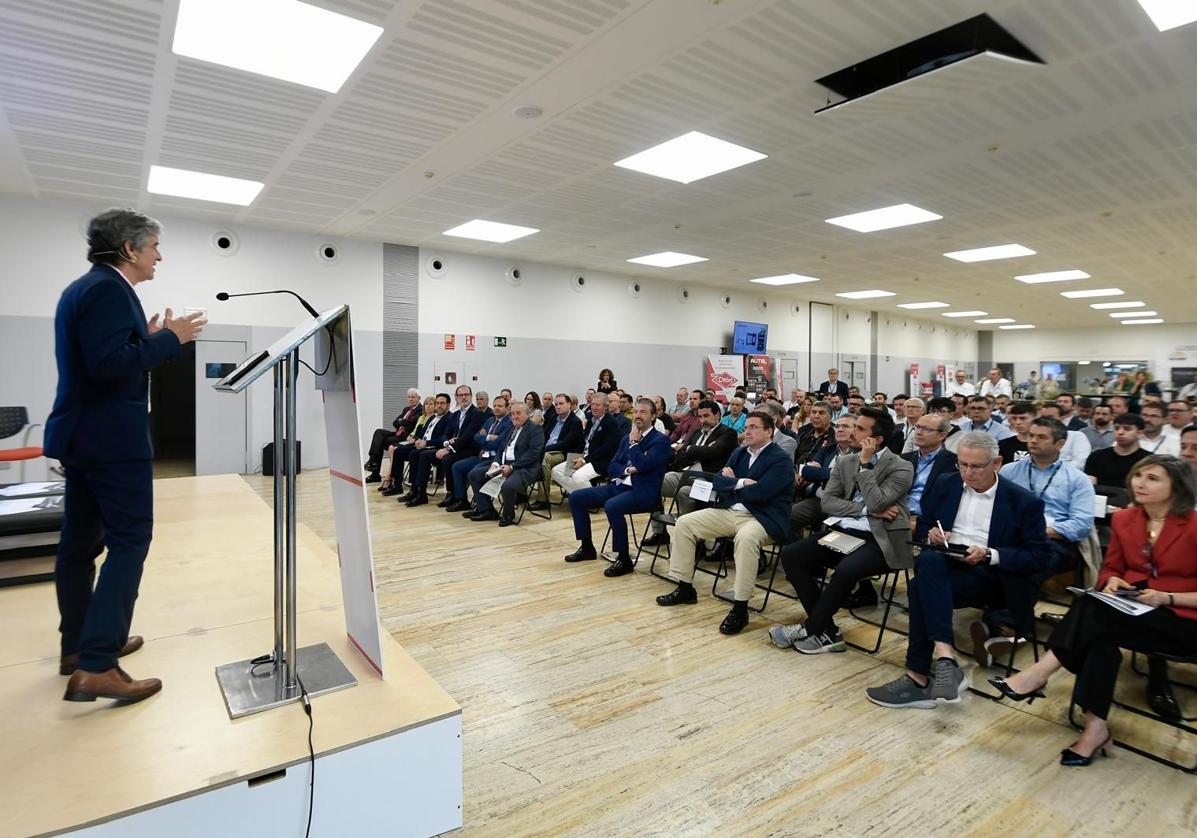 El sector de automoción prevé vender más de 18. 200 coches en la región de murcia este año, casi un 6% más, al dispararse los híbridos | la verdad