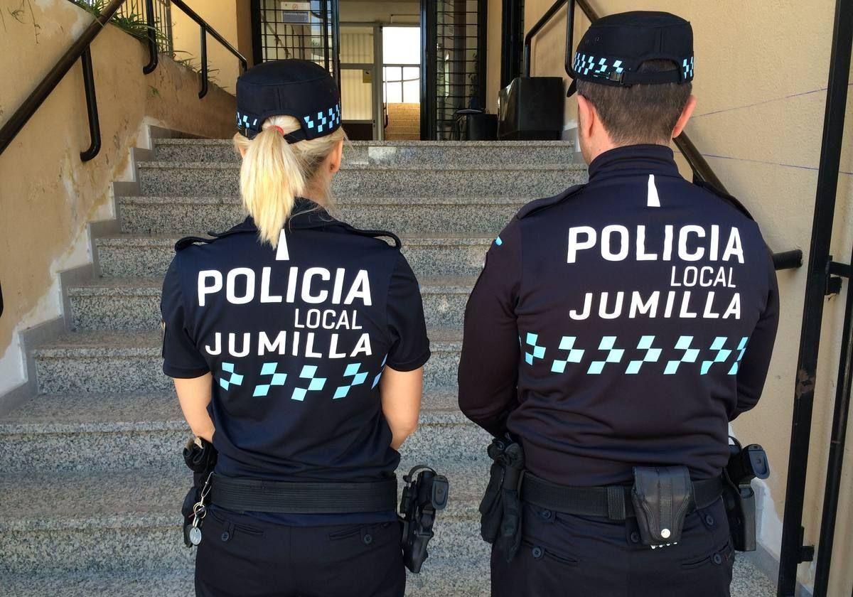 A prisión el vecino de jumilla que se atrincheró en su casa armado tras dar una paliza a su mujer | la verdad