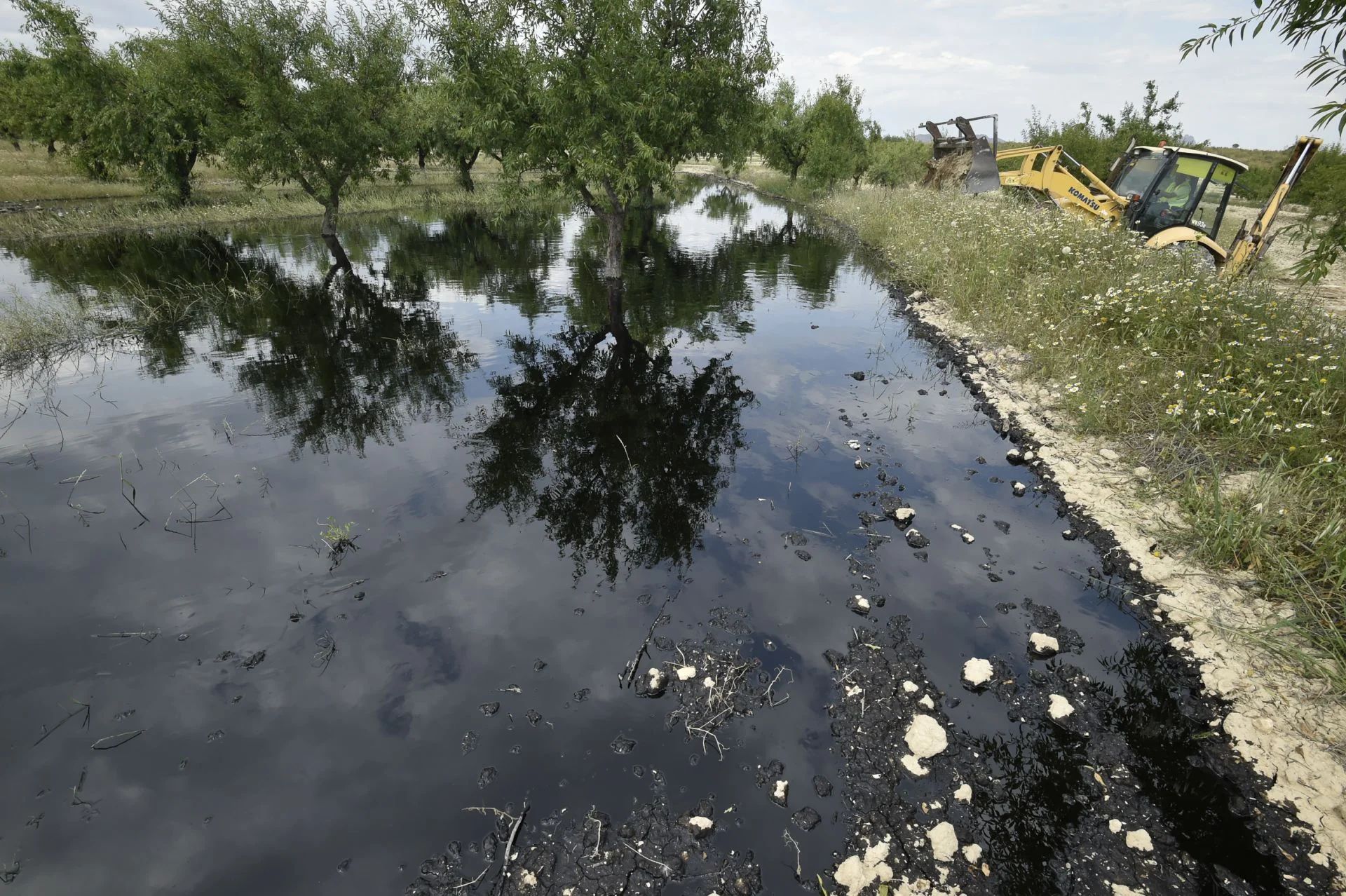 Repsol atribuye el vertido de Calasparra a un intento de robo de petróleo