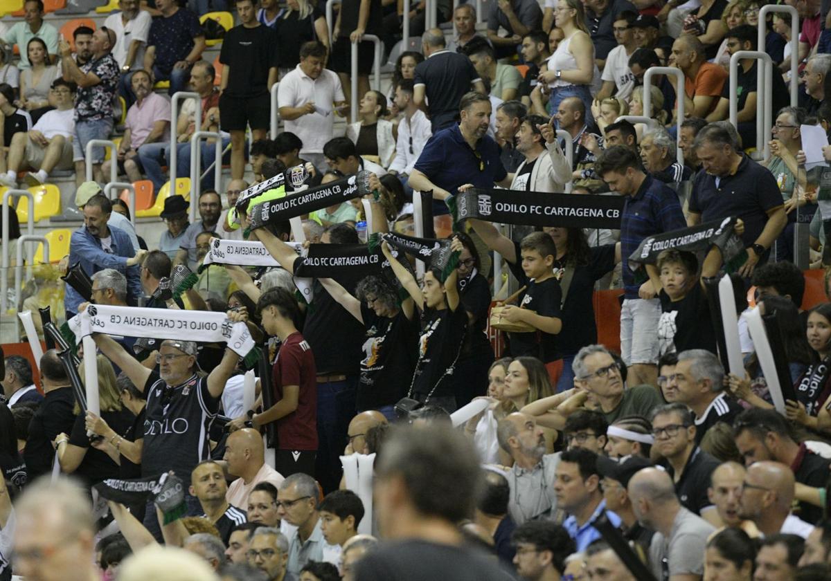 La afición del Cebé anima en el cuarto partido de la eliminatoria ante el Real Betis.