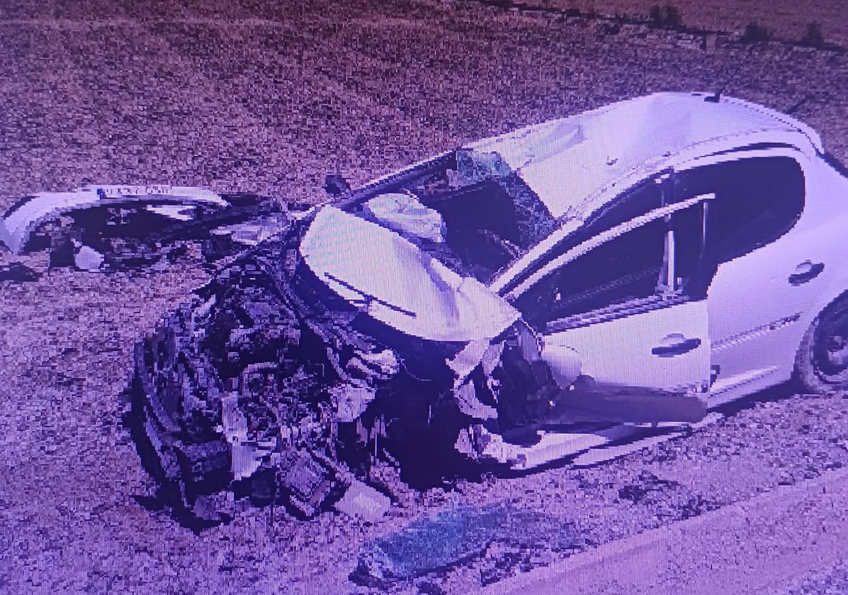 Heridos dos hombres al chocar con una farola y salirse de la calzada en totana | la verdad