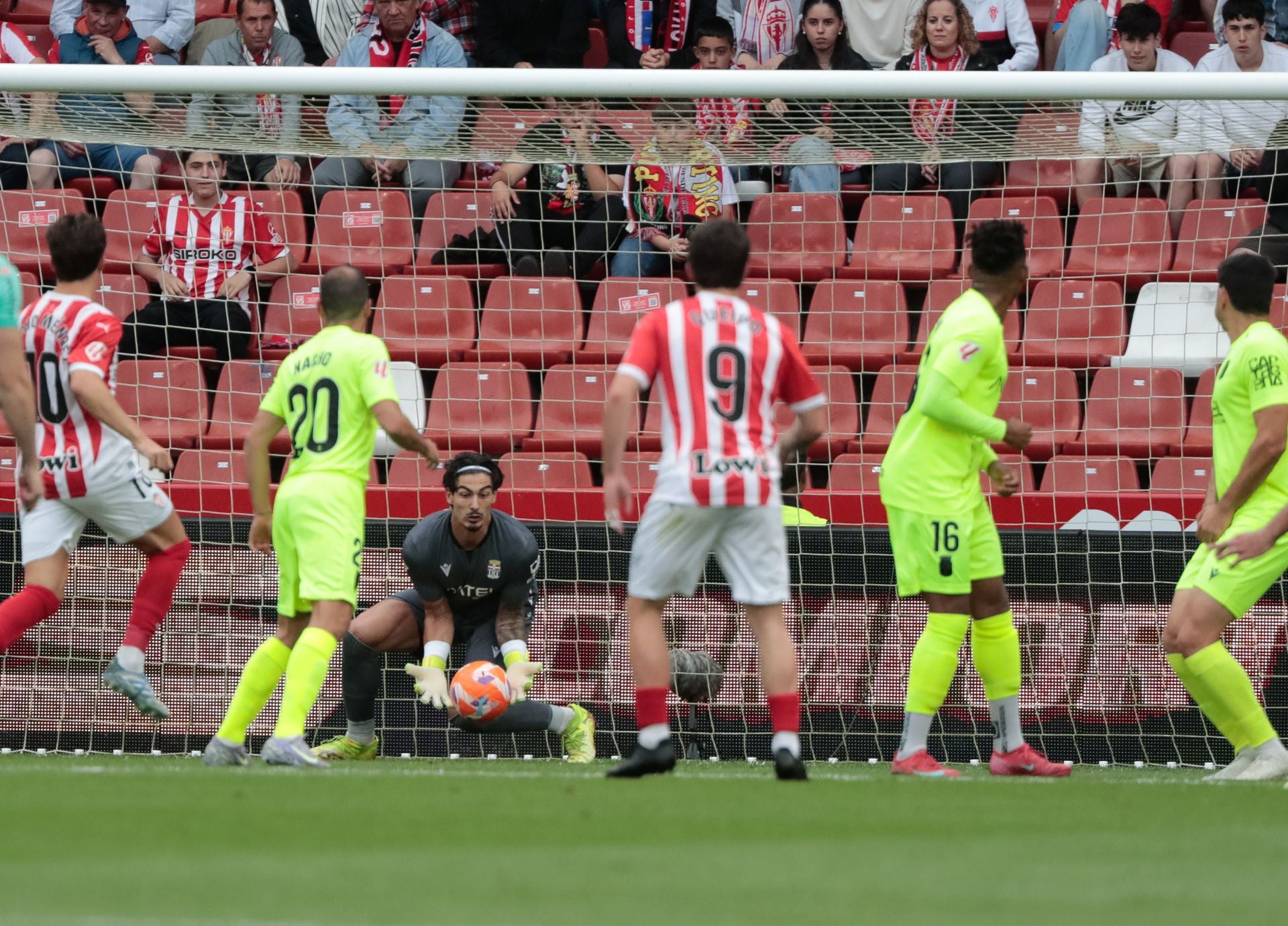 El Sporting-Cartagena (3-2), en imágenes