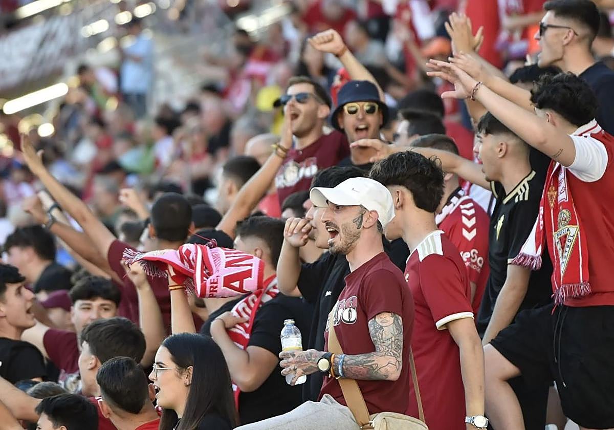 La afición grana, el pasado sábado, en el partido contra el Algeciras.