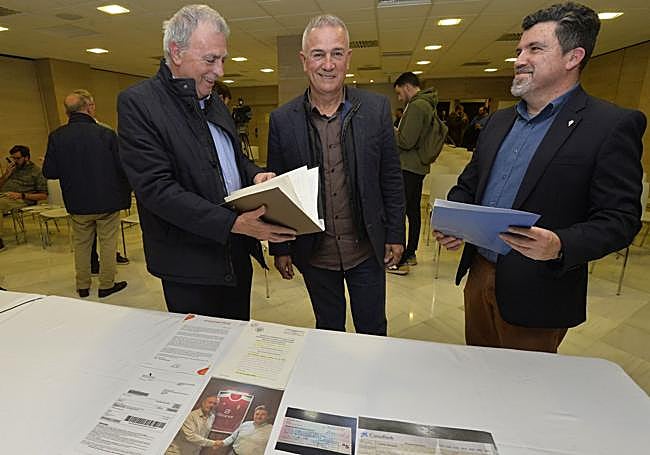 Moreno, con Tornel y Almela, tras su primera aparición pública.