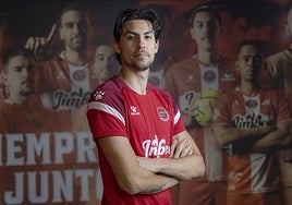 Gabriel Motta posa en el Palacio de los Deportes de Cartagena.