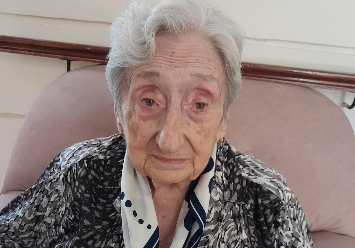 Muere elvira medina, una mujer exquisita que hizo eterno a su padre, el poeta archenero vicente medina | la verdad