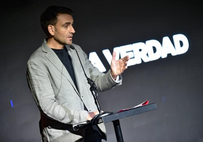 Juan José Almela intervino durante la apertura del foro.