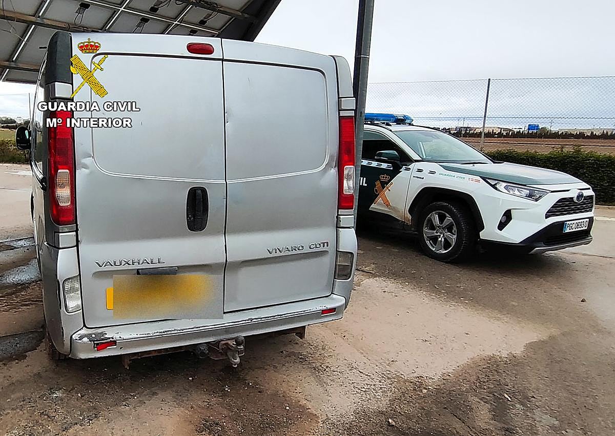 Imagen secundaria 1 - Tres detenidos por robar 11 kilómetros de cable de cobre de una planta fotovoltaica de Calasparra
