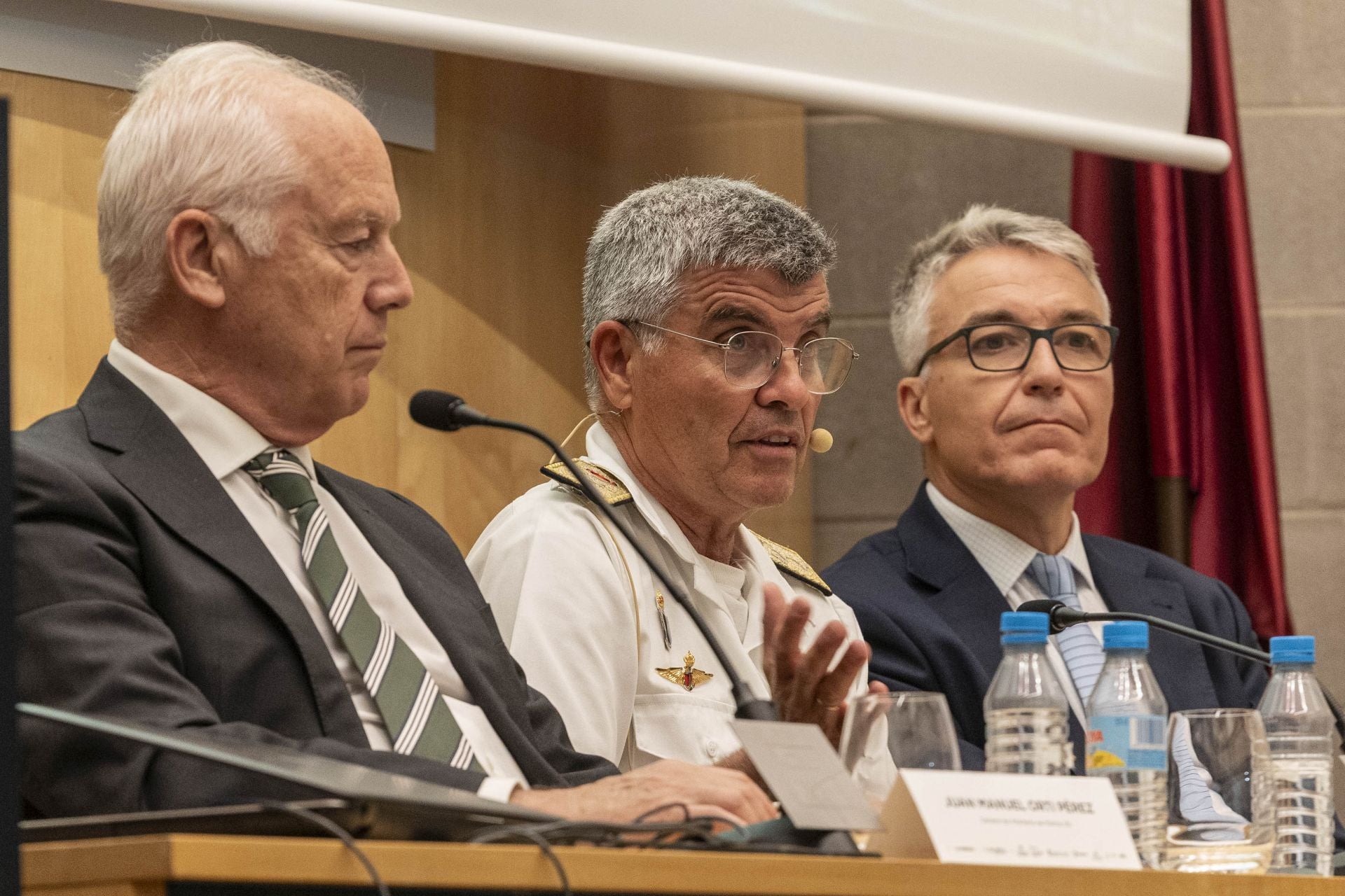 El foro sobre seguridad y fuerzas armadas en Cartagena, en imágenes