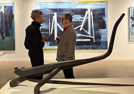 Heredero contemporáneo del expresionismo europeo, Ángel Haro, que se somete al juicio de críticos, coleccionistas y amantes del arte contemporáneo en cada nueva propuesta, convierte el gesto y el color en actos de resistencia, concibiendo la pintura como una «naturaleza de repuesto»: una forma de mantener viva la esencia del mundo frente a la amenaza de su desaparición.