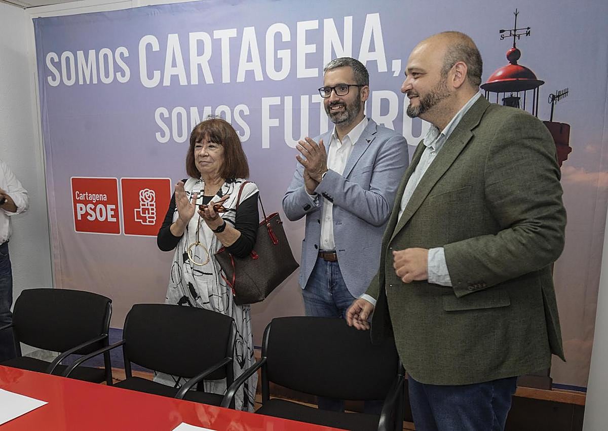 Imagen secundaria 1 - Narbona presidió la Comisión Ejecutiva celebrada este sábado en la sede socialista de la calle Salitre.