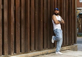 El rapero Piezas, fotografiado esta semana en el Barrio de Santa Eulalia.