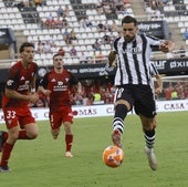 Luis Muñoz, ovacionado al entrar a falta de seis minutos, regresó a los terrenos de juego tras cinco meses lesionado.