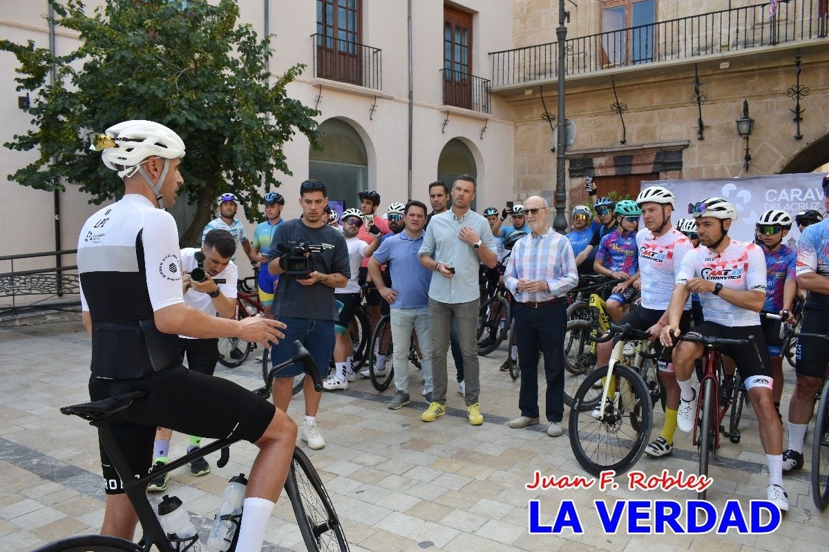 Imágenes de la salida de la Vuelta a España de José María López a beneficio de la FELL