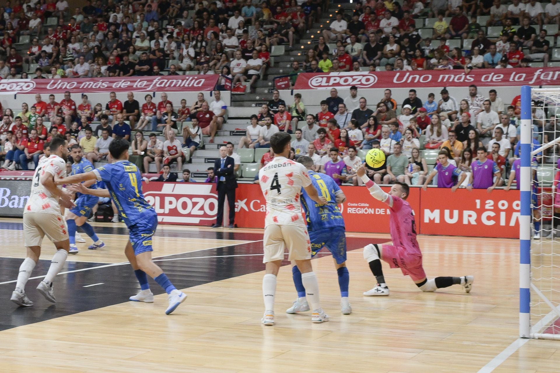 ElPozo-Peñiscola (6-3), en imágenes