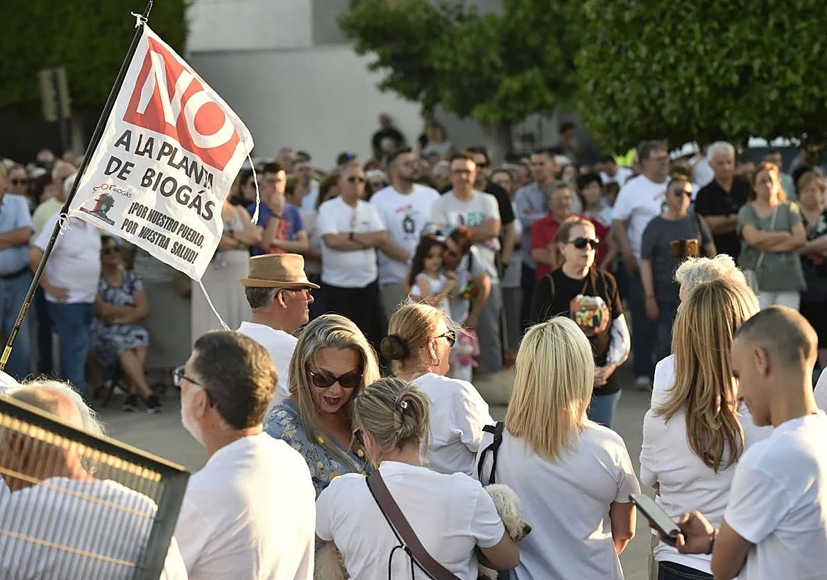 Imagen de la protesta vecinal contra la planta de biogás en las Torres de Cotillas, la semana pasada.