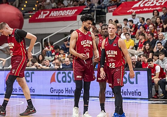 Gates (+1), Ennis (renovación) y Hakanson (finalización), en una fotografía de difícil repetición.