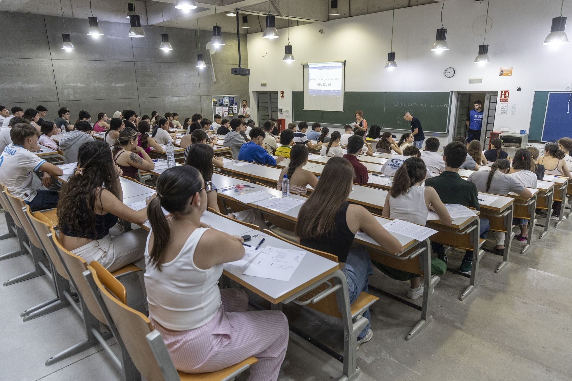 Los alumnos de la Región de Murcia afrontan los primeros exámenes de la PAU, en imágenes