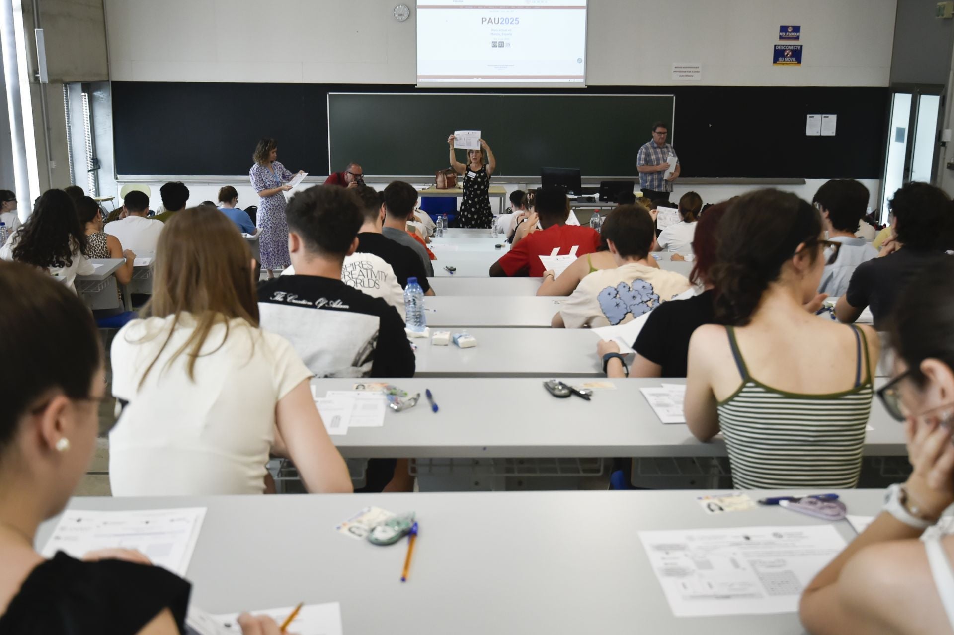 Los alumnos de la Región de Murcia afrontan los primeros exámenes de la PAU, en imágenes
