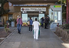 Imagen de archivo de la entrada principal al Hospital Vega Baja.