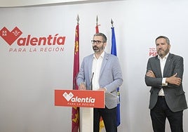 Francisco Lucas, ayer, junto a Miguel López Abad.