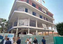 Estado que presentan las obras del edificio de la futura sede universitaria en Torrevieja.