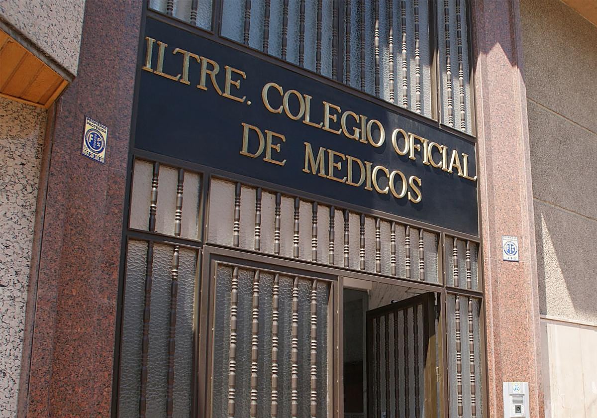 Fachada del Colegio de Médicos de la Región de Murcia.
