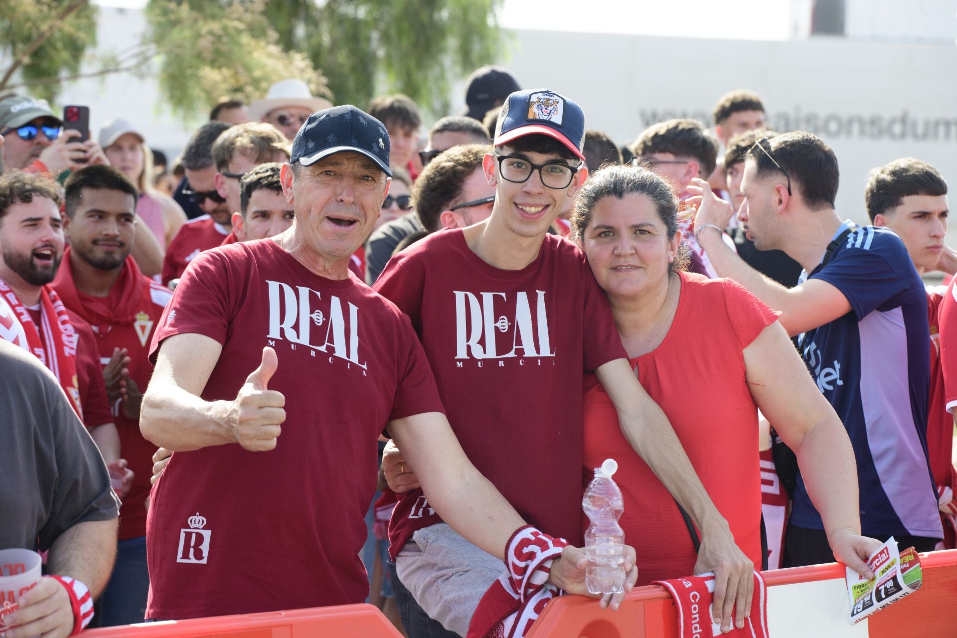 El ambiente previo al Real Murcia - Nàstic, en imágenes