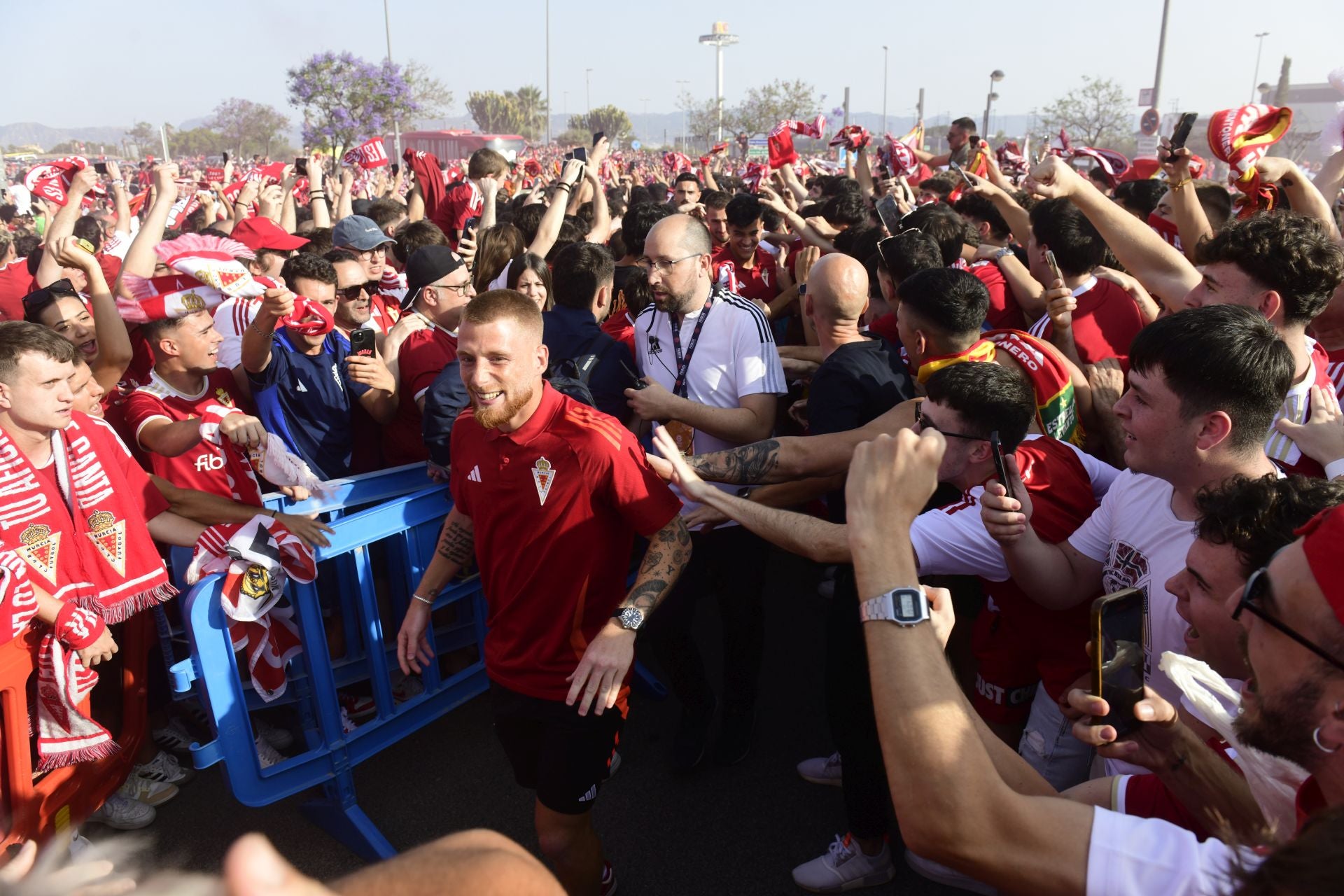 El ambiente previo al Real Murcia - Nàstic, en imágenes