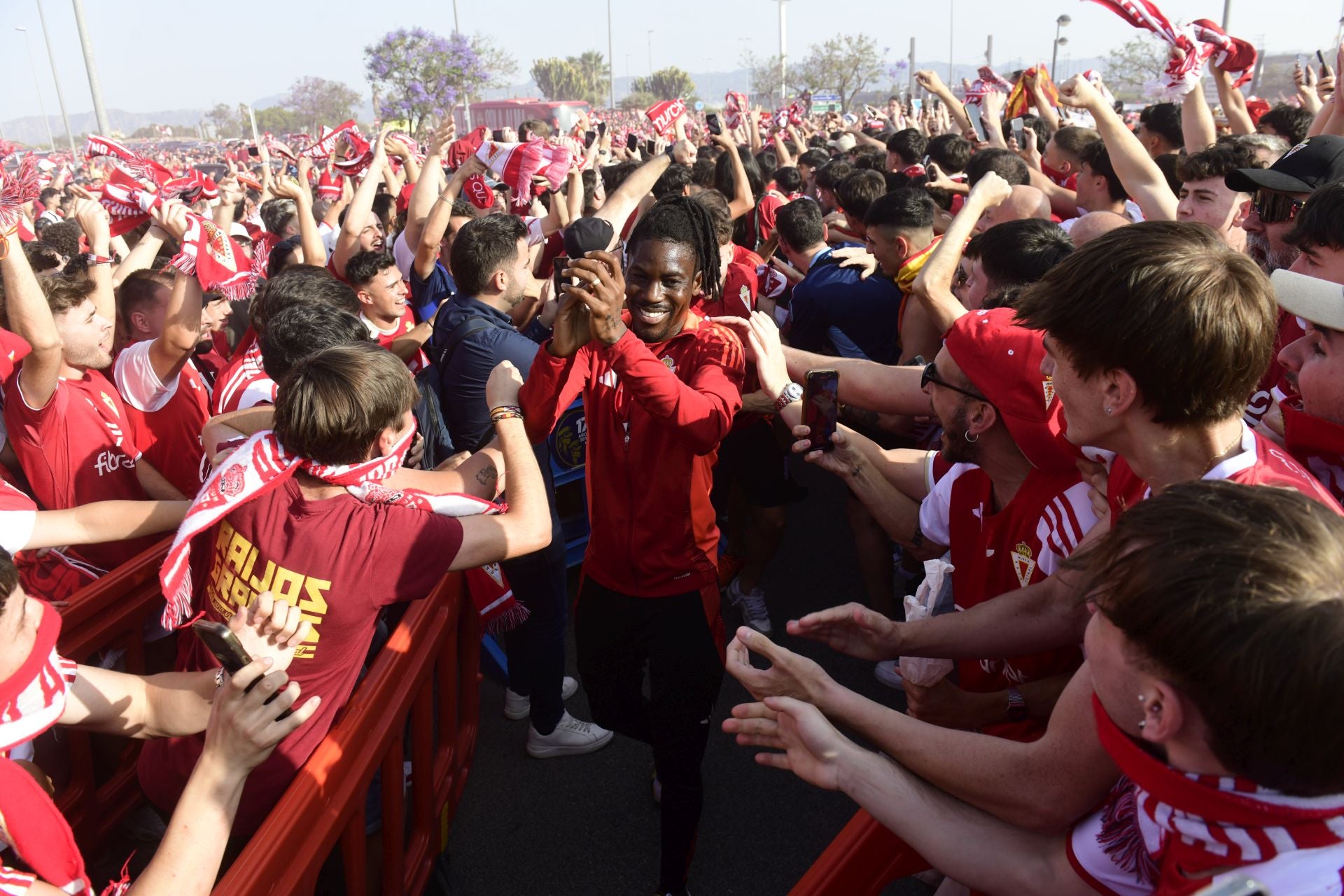 El ambiente previo al Real Murcia - Nàstic, en imágenes