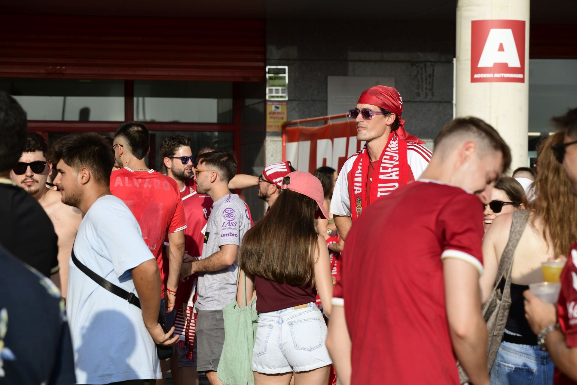 El ambiente previo al Real Murcia - Nàstic, en imágenes