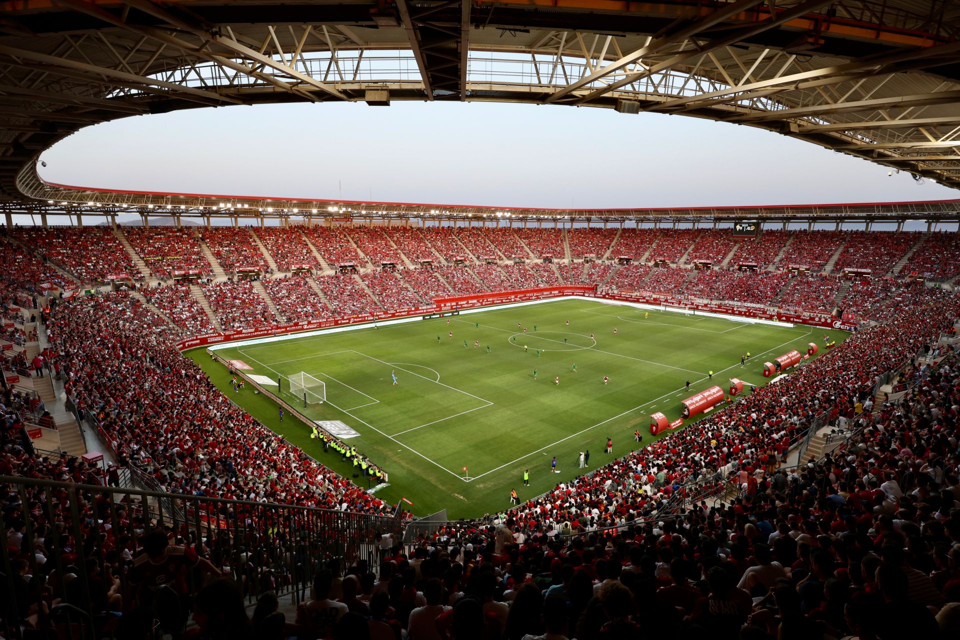 La derrota del Real Murcia frente al Nàstic, en imágenes