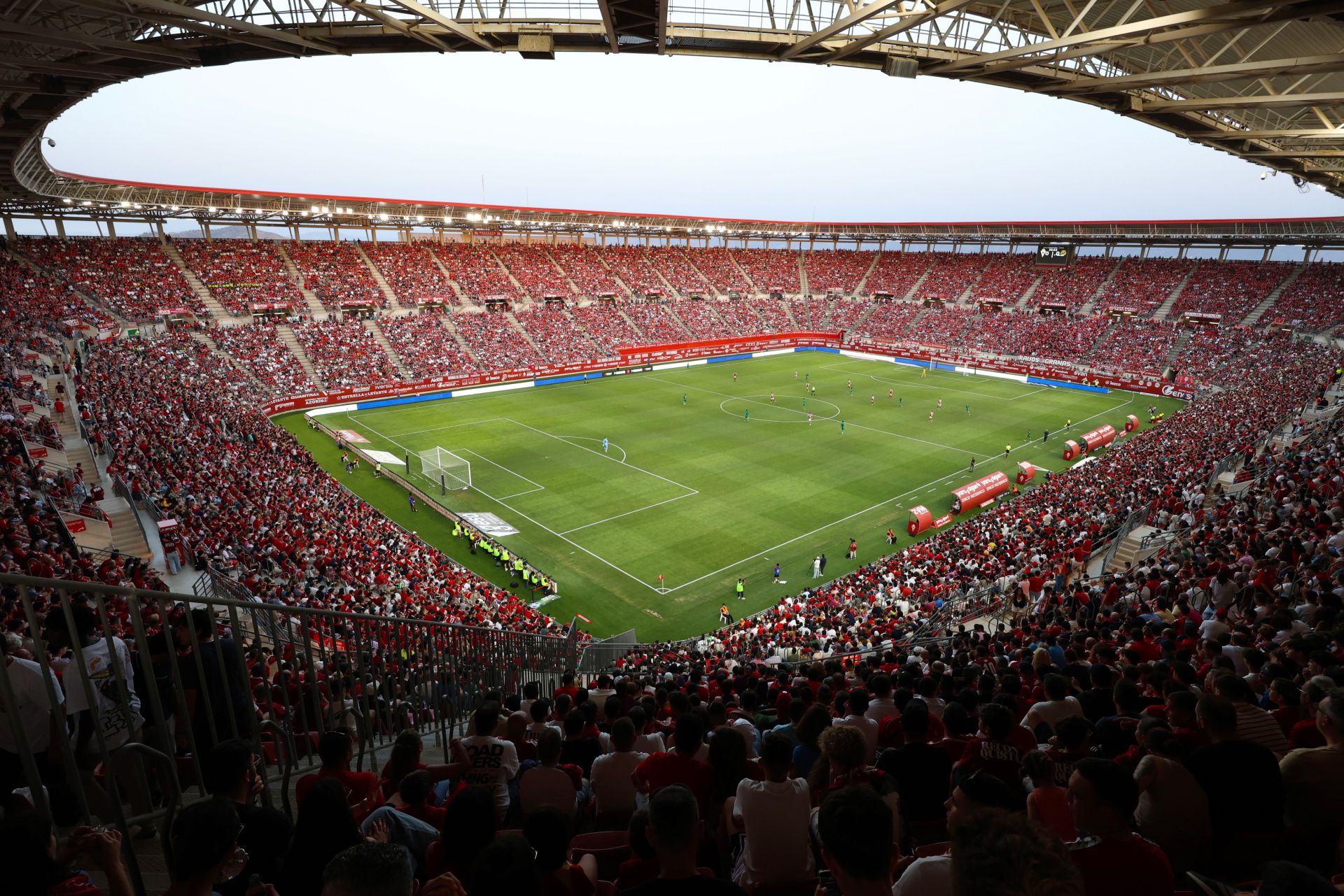 La derrota del Real Murcia frente al Nàstic, en imágenes