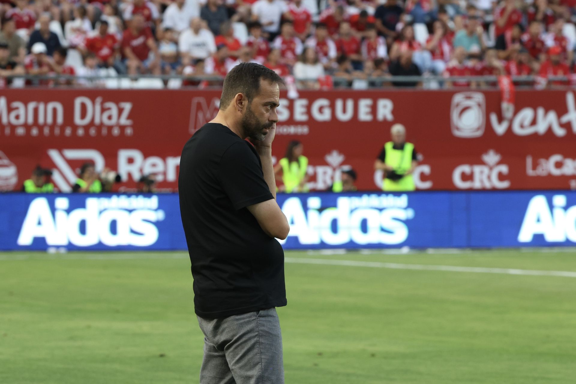 La derrota del Real Murcia frente al Nàstic, en imágenes