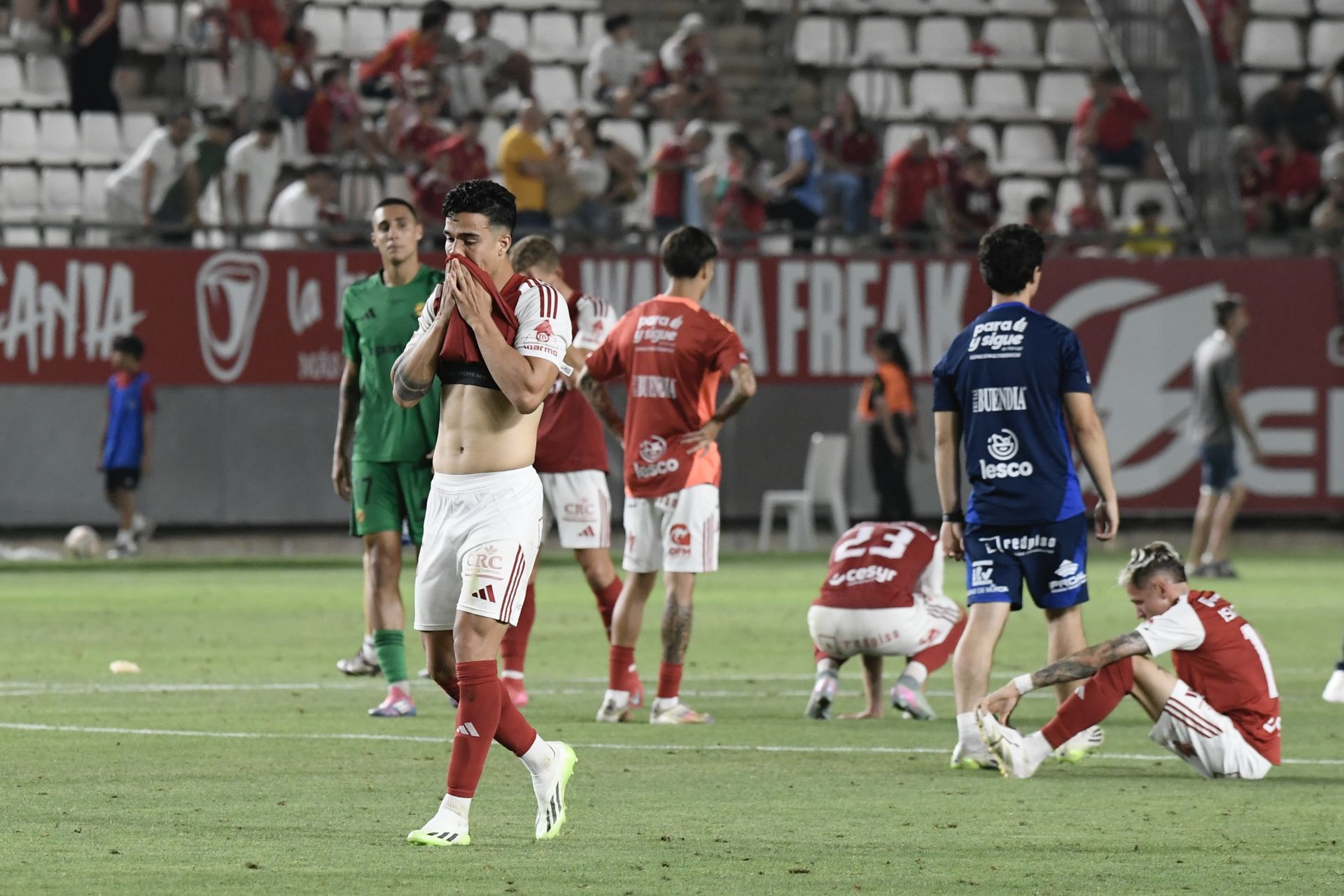 La derrota del Real Murcia frente al Nàstic, en imágenes