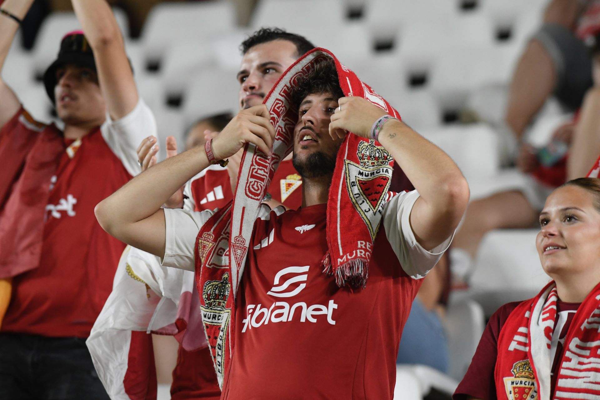 La derrota del Real Murcia frente al Nàstic, en imágenes