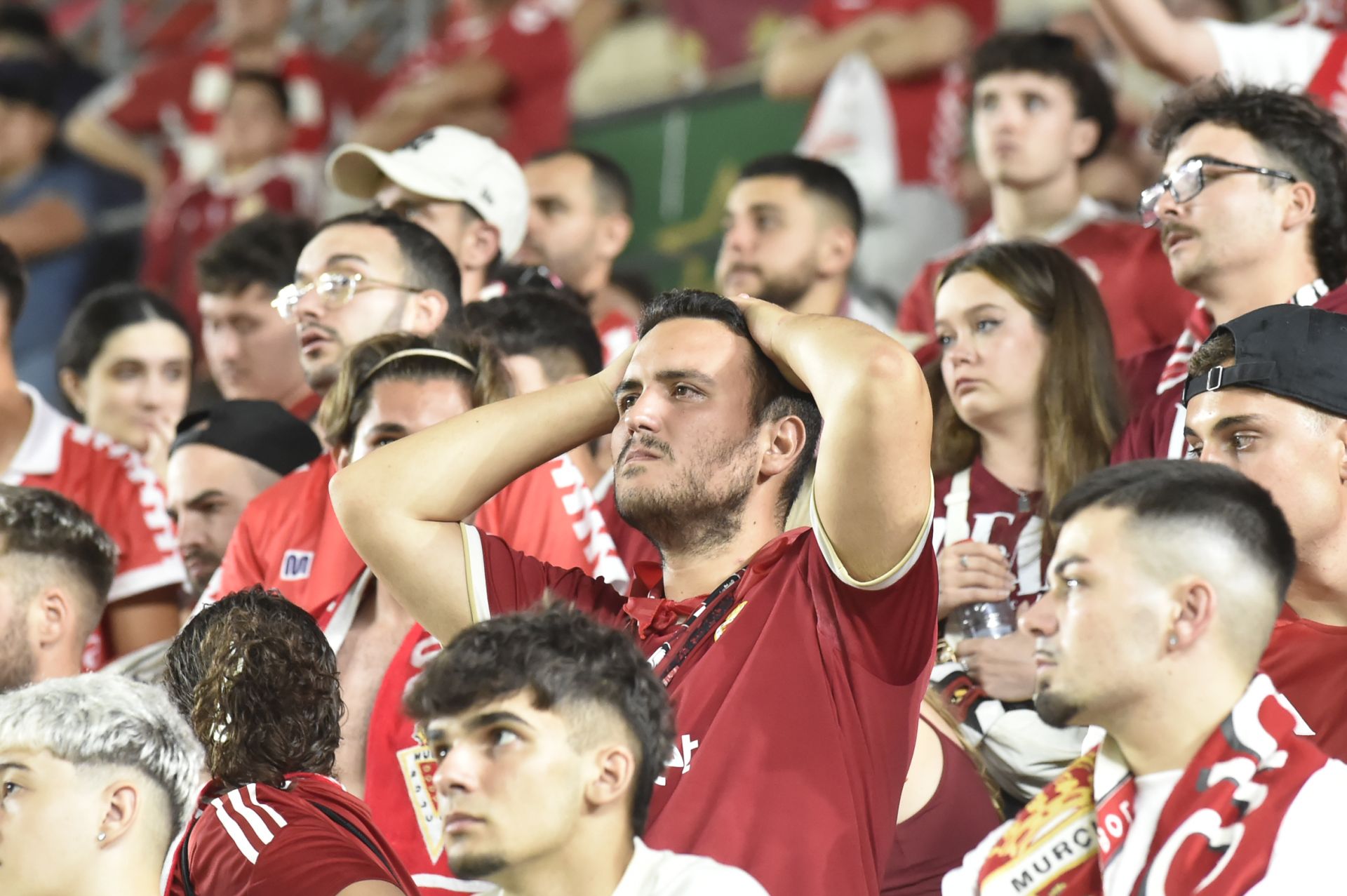 La derrota del Real Murcia frente al Nàstic, en imágenes