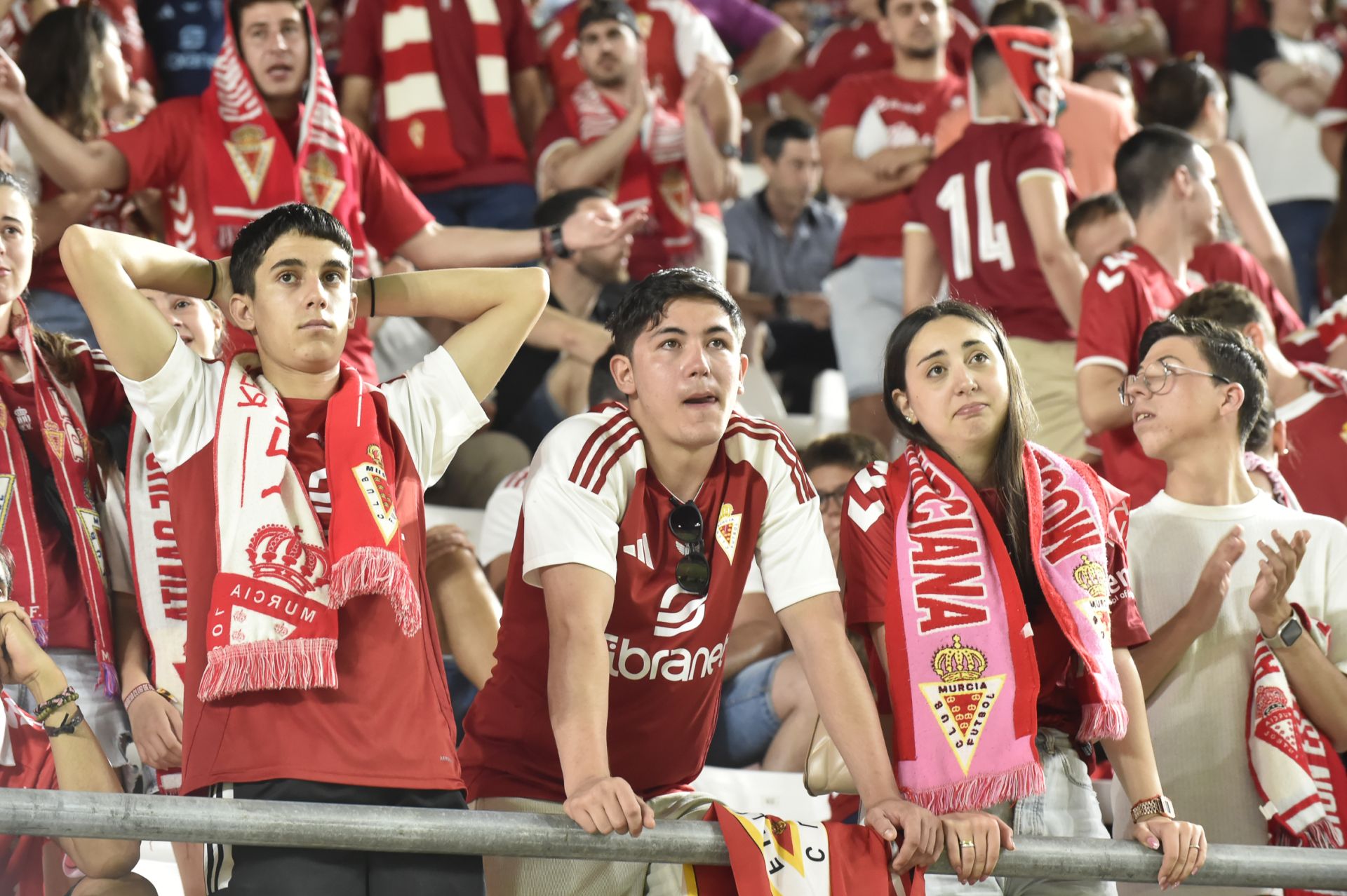 La derrota del Real Murcia frente al Nàstic, en imágenes