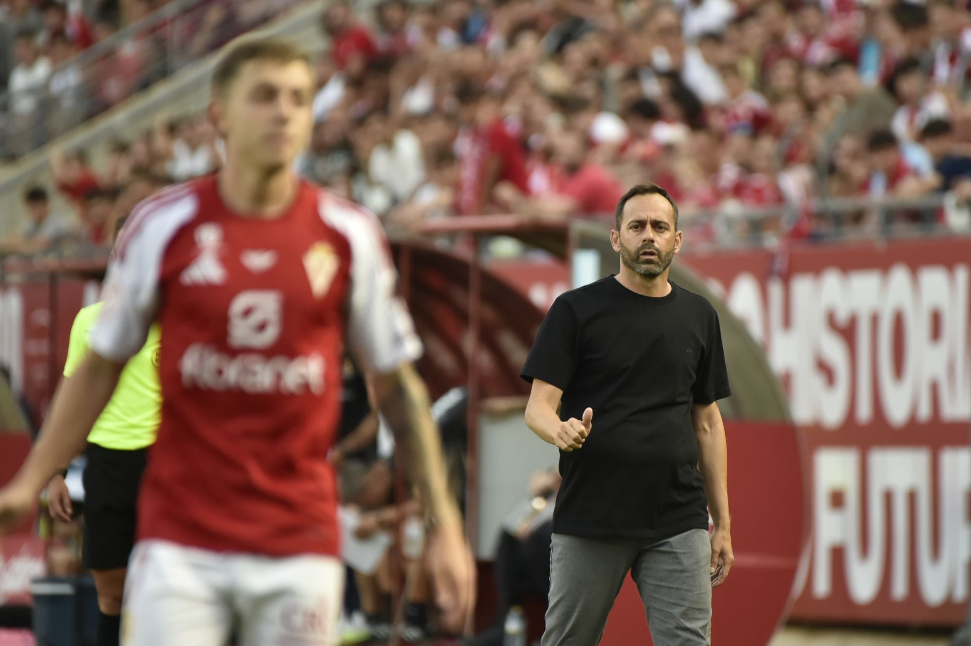 La derrota del Real Murcia frente al Nàstic, en imágenes