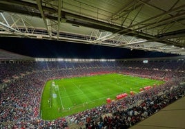 Panorámica del estadio Enrique Roca en el partido de esta temporada entre el Real Murcia y la AD Ceuta ante 29.920 espectadores.